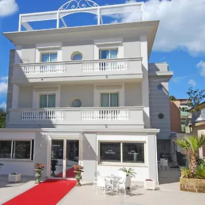 *** Hotel Del Mare Italy
